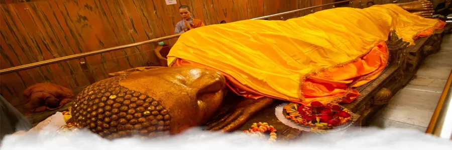 Reclining Buddha statue at Mahaparinirvana Temple in Kushinagara
